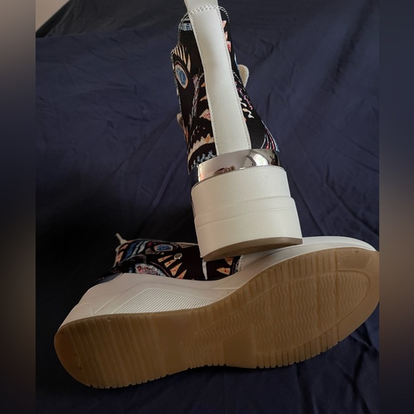 Brand New Women’s Cestfini graffiti platform High top sneakers - Picture 6 of 11